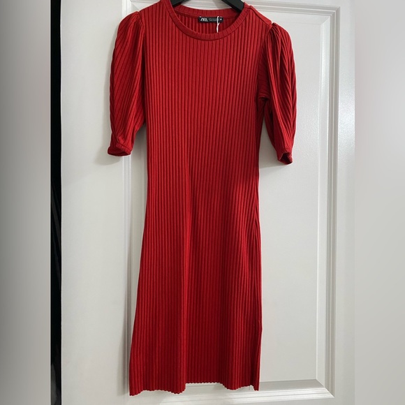 Zara ribbed dress with puff sleeve - Picture 3 of 5